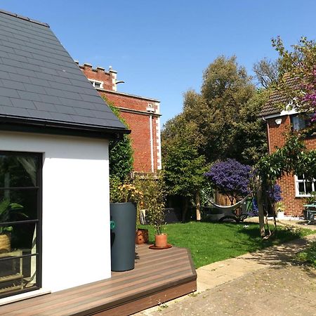 Hastings Casita, 'Little House' Self Contained Garden Lodge, Close To Town And Seafront Zewnętrze zdjęcie